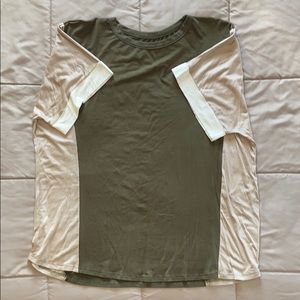 NWOT Women’s Large Colorblock Tunic